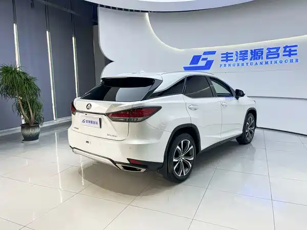 Lexus RX 2022