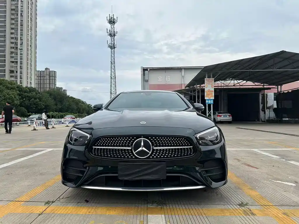 Mercedes-Benz E-Class 2023