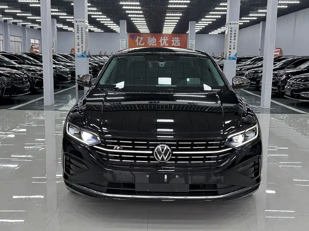 Volkswagen Passat 2022 — фото 2