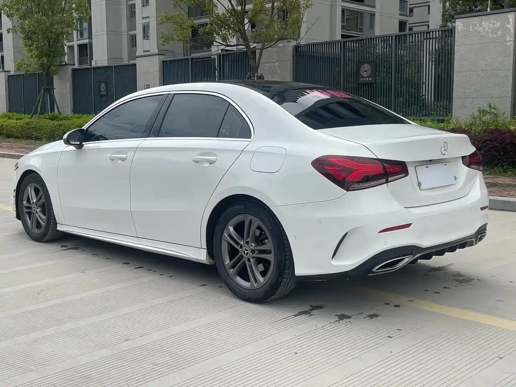 Mercedes-Benz A-Class 2020 — фото 4
