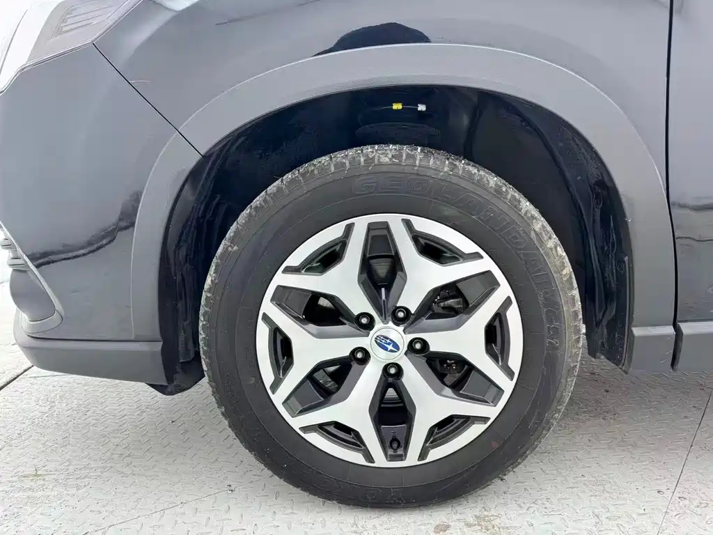 Subaru Forester 2022 — фото 8