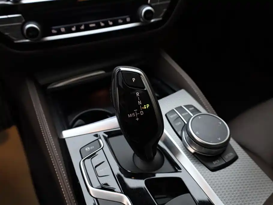BMW 6 Series GT 2019 — фото 22