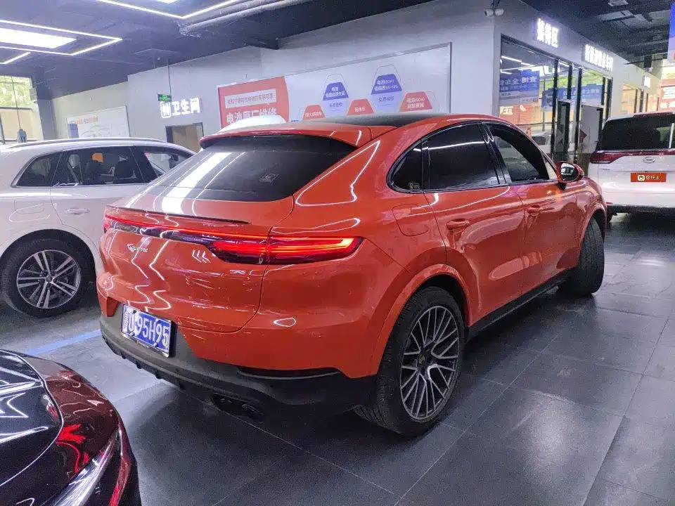 Porsche Cayenne 2021