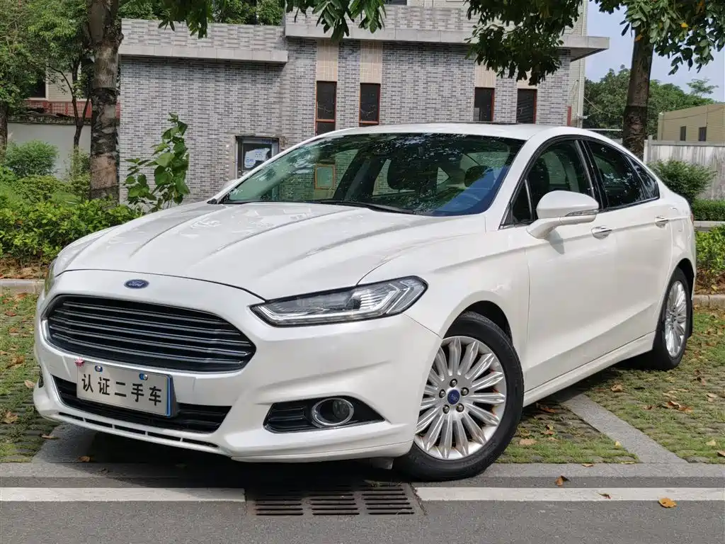 Ford Mondeo 2013 — фото 1