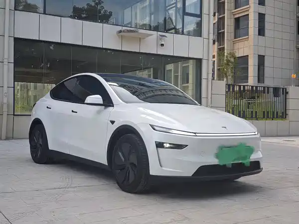Tesla Model Y 2026
