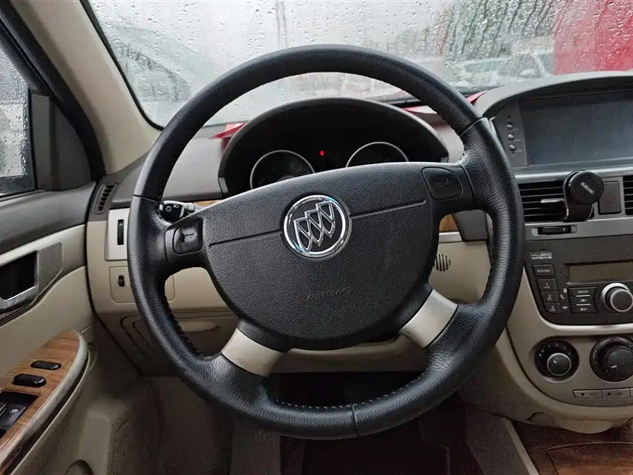 Buick Excelle 2015 — фото 15