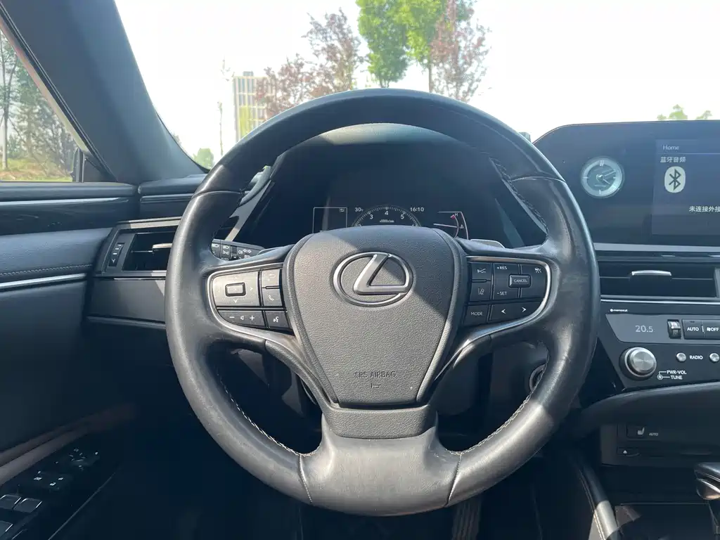 Lexus ES 2022 — фото 18