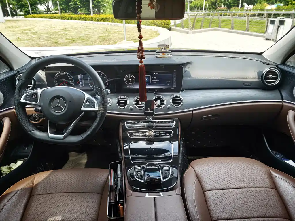 Mercedes-Benz E-Class 2017 — фото 10