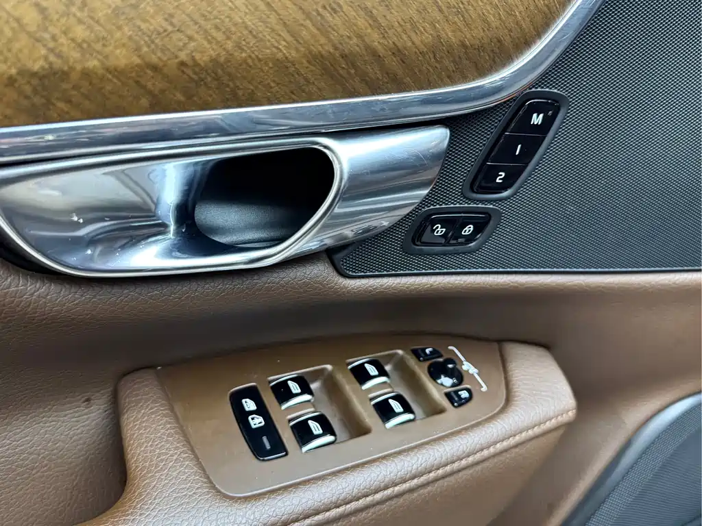 Volvo S90 2019 — фото 11