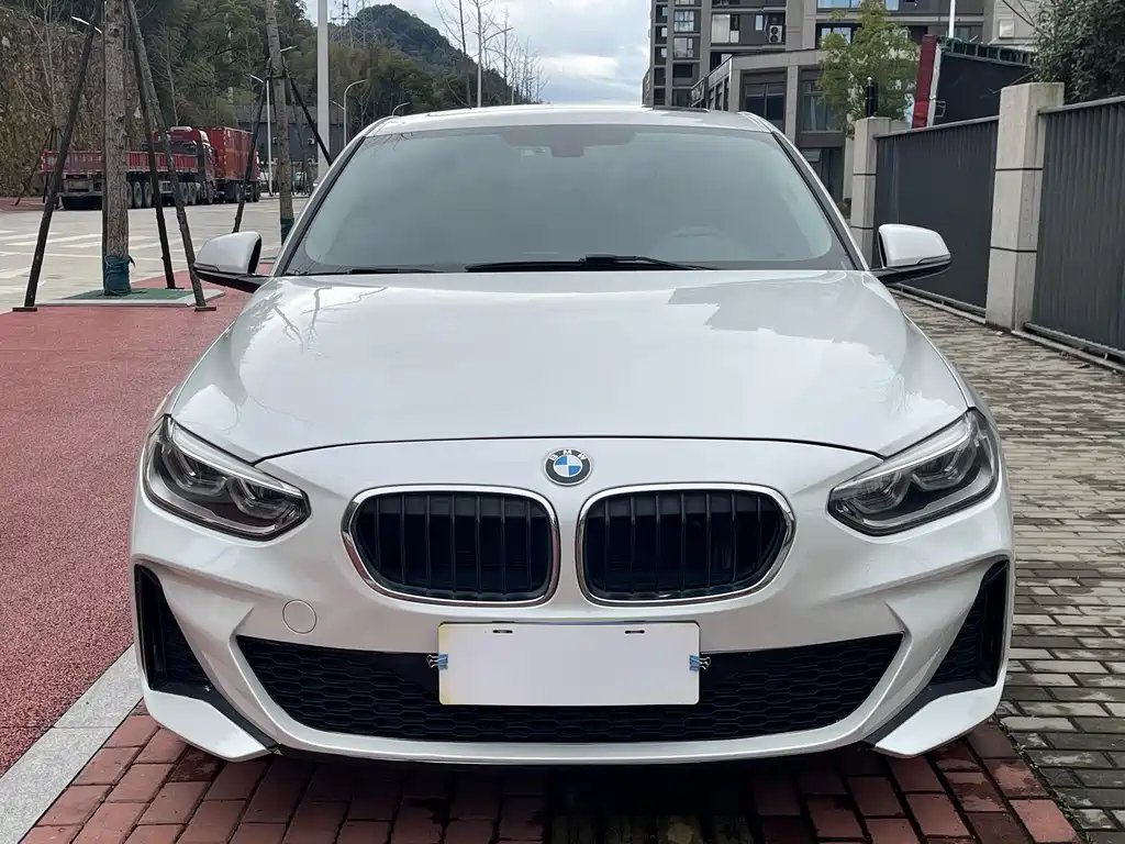 BMW 1 Series 2019 — фото 2