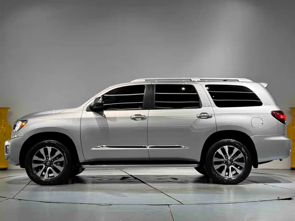 Toyota Sequoia 2024 — фото 18