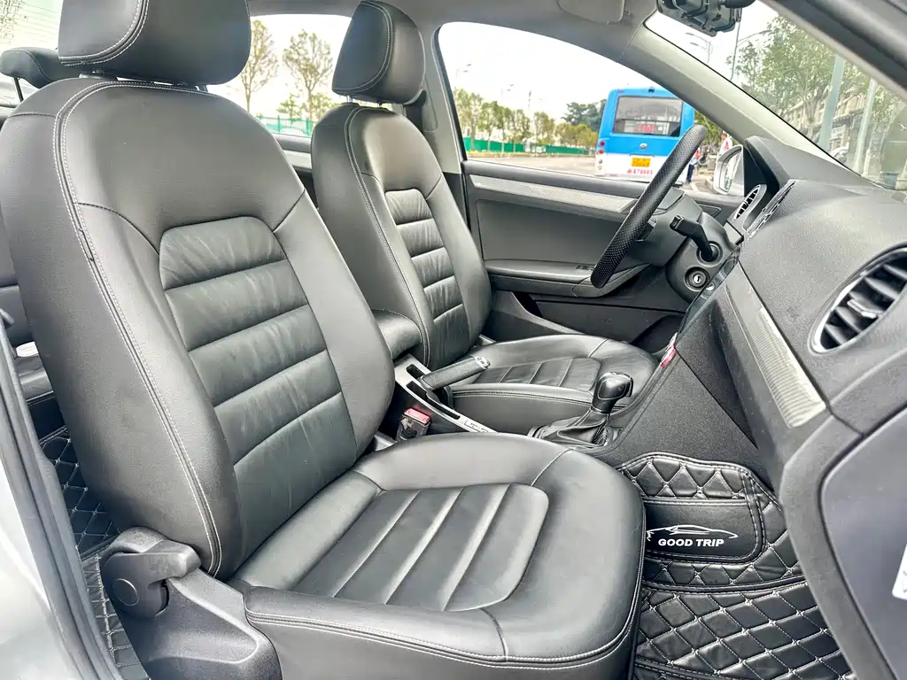 Volkswagen Jetta 2015 — фото 24