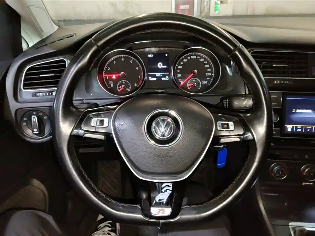 Volkswagen Golf 2018 — фото 11