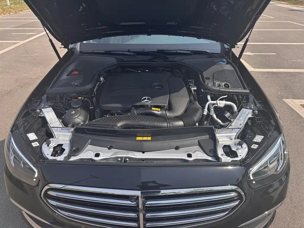 Mercedes-Benz E-Class 2023 — фото 12