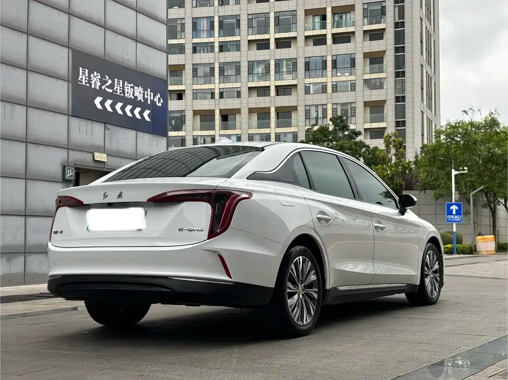 Hongqi E-QM5 2022 — фото 18