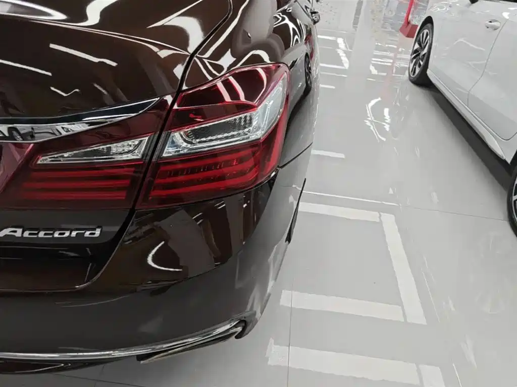 Honda Accord 2017 — фото 8