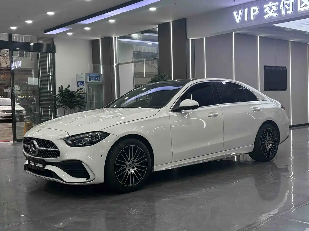 Mercedes-Benz C-Class 2023 — фото 1