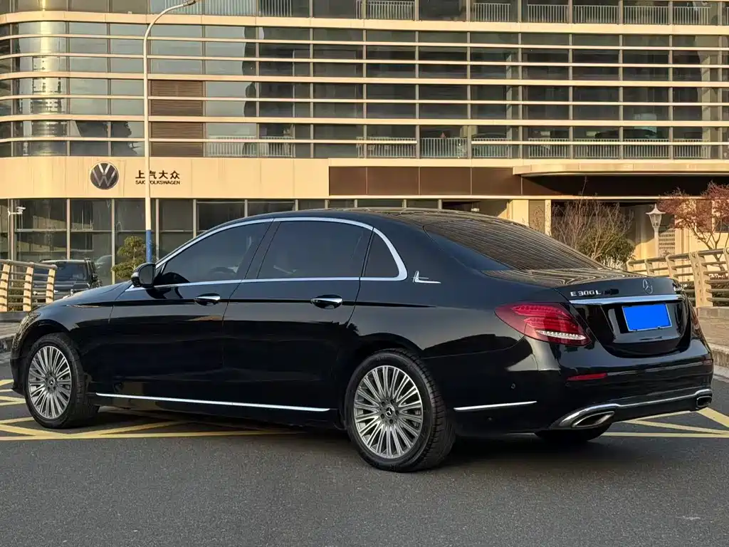 Mercedes-Benz E-Class 2020 — фото 9