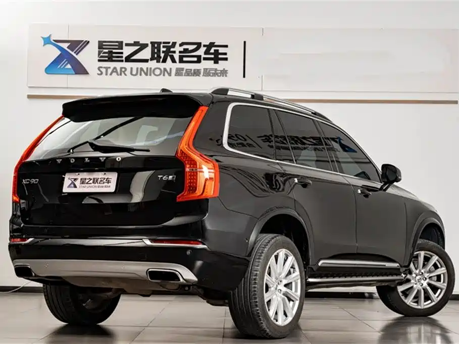 Volvo XC90 2018 — фото 8