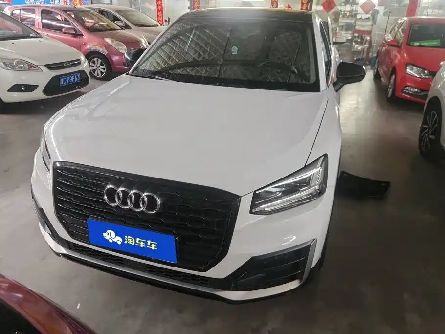 Audi Q2L 2019