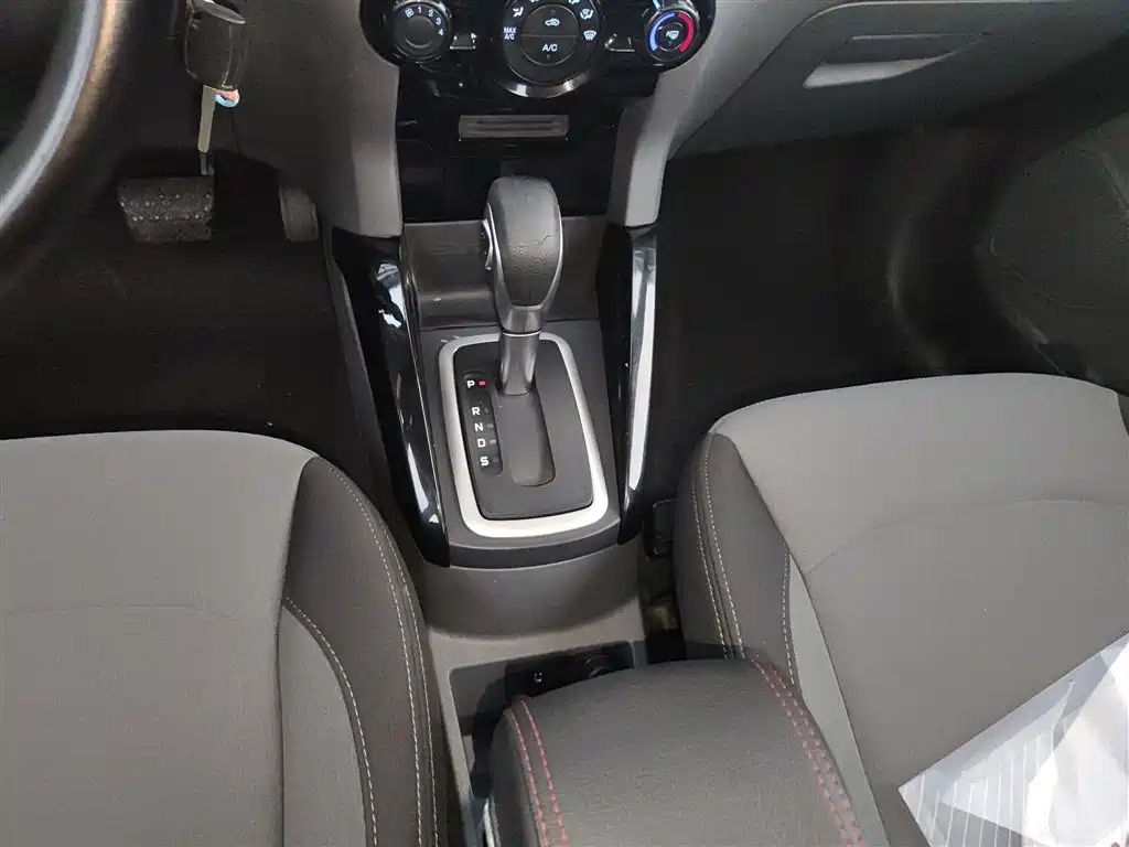 Ford Ecosport 2016 — фото 6