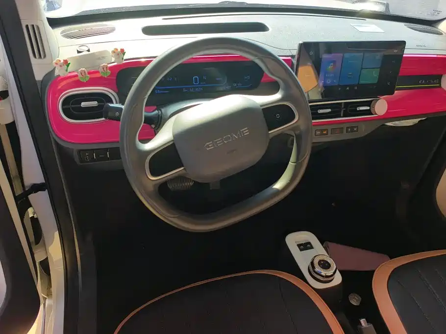 Geely Galaxy Panda 2025 — фото 12