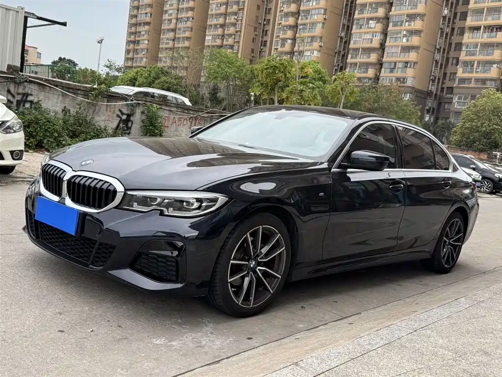 BMW 3 Series 2021 — фото 1
