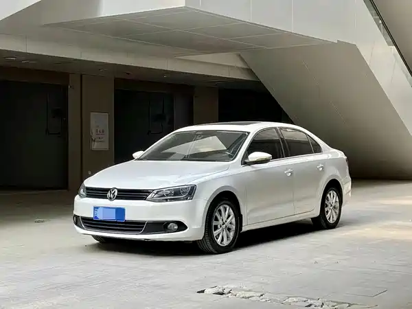 Volkswagen Sagitar 2012