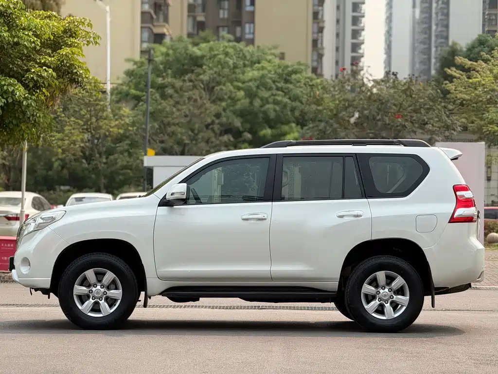 Toyota Prado 2016 — фото 3