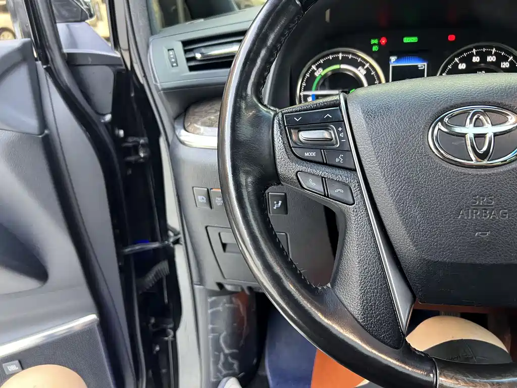 Toyota Alphard 2021 — фото 13