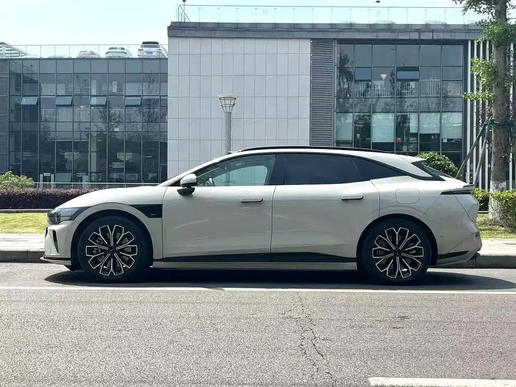 Zeekr 007 GT 2025