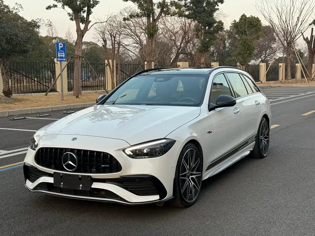 Mercedes-Benz C-Class AMG 2026 — фото 1