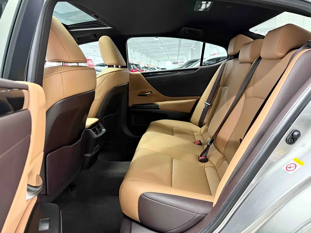 Lexus ES 2018