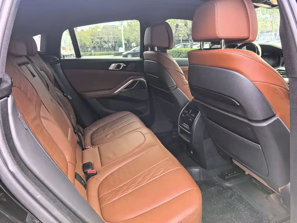 BMW X6 2023 — фото 12