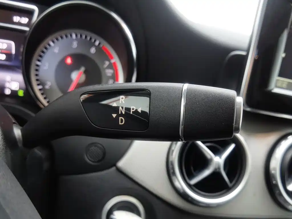Mercedes-Benz GLA 2015 — фото 13