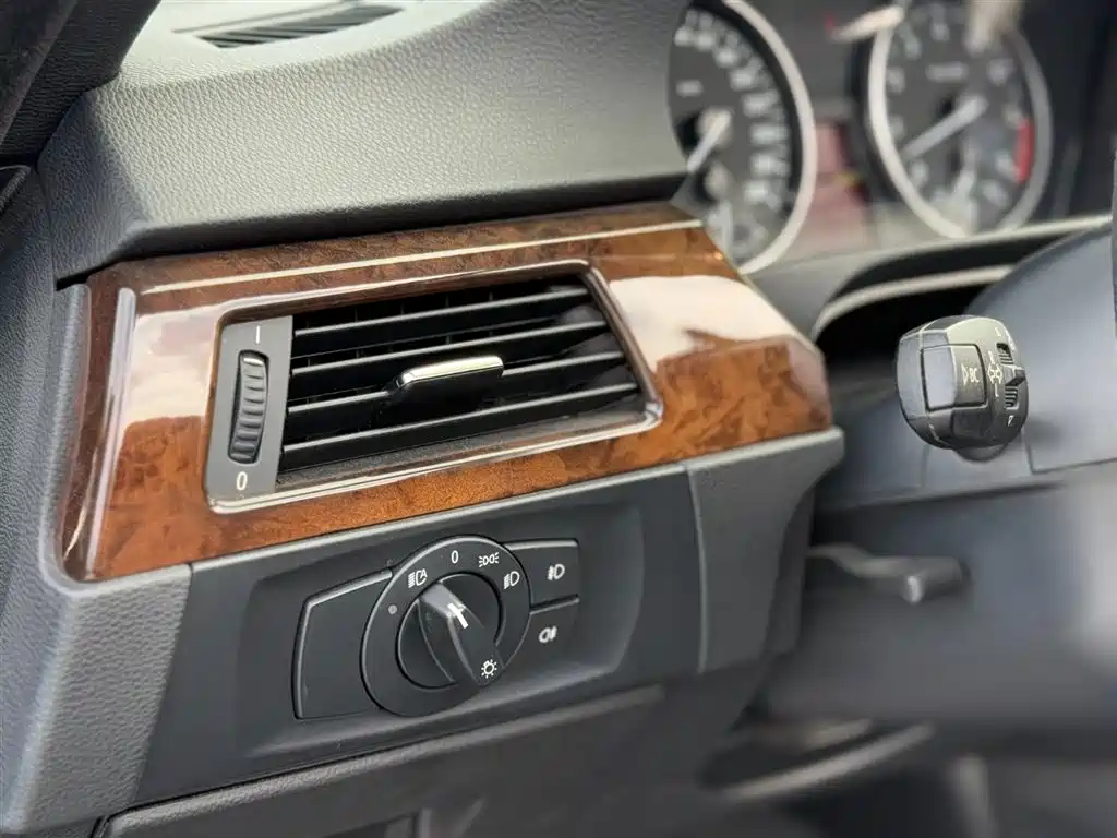 BMW 3 Series 2007 — фото 11