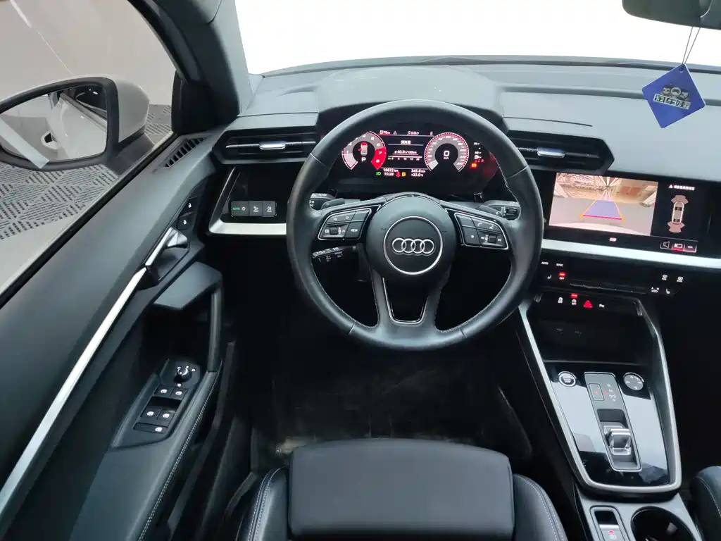 Audi A3 2023 — фото 13