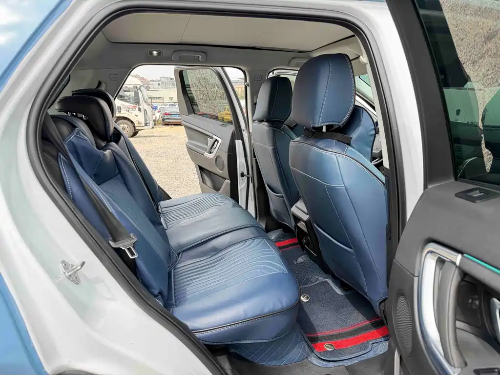 Land Rover Discovery Sport 2017 — фото 13