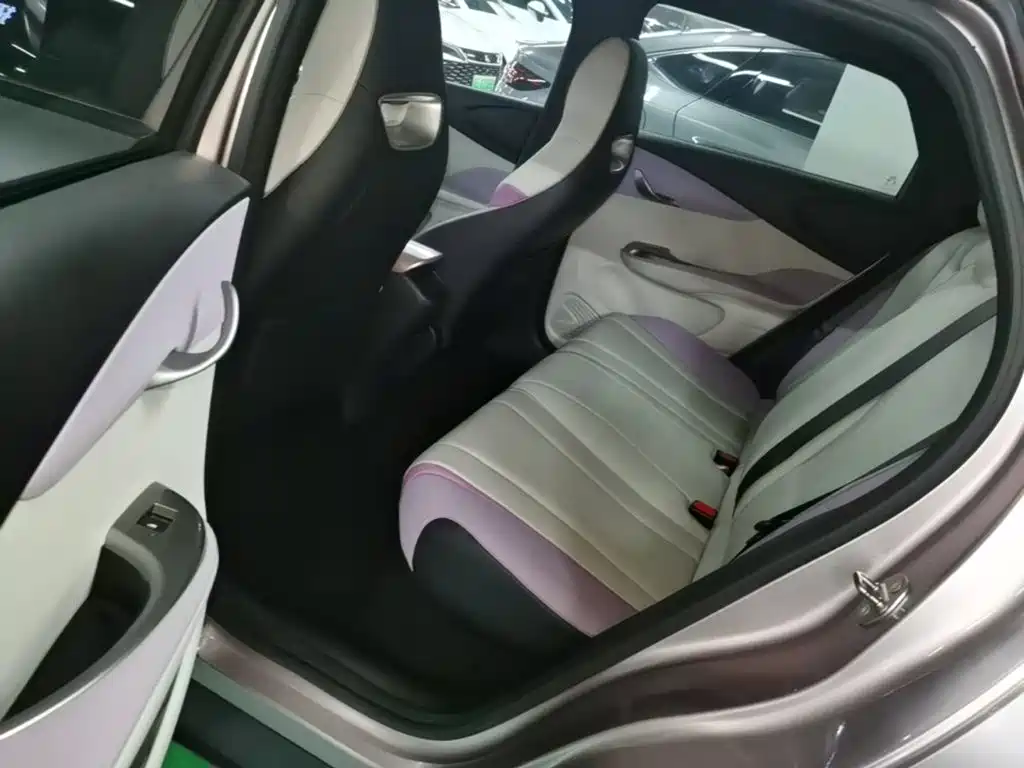 BYD Dolphin 2022 — фото 17