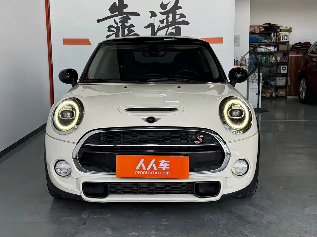 MINI MINI 2019