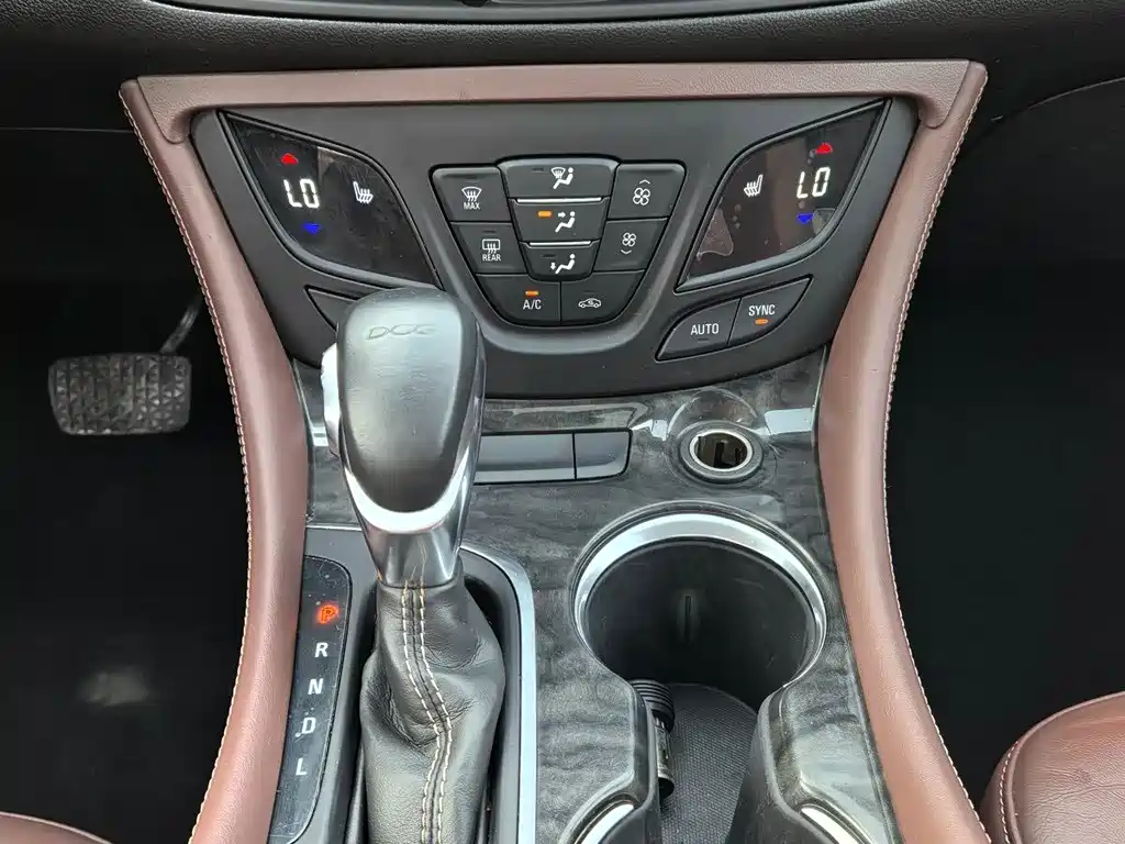 Buick Envision Plus 2015 — фото 11