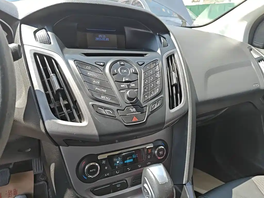 Ford Focus 2015 — фото 13