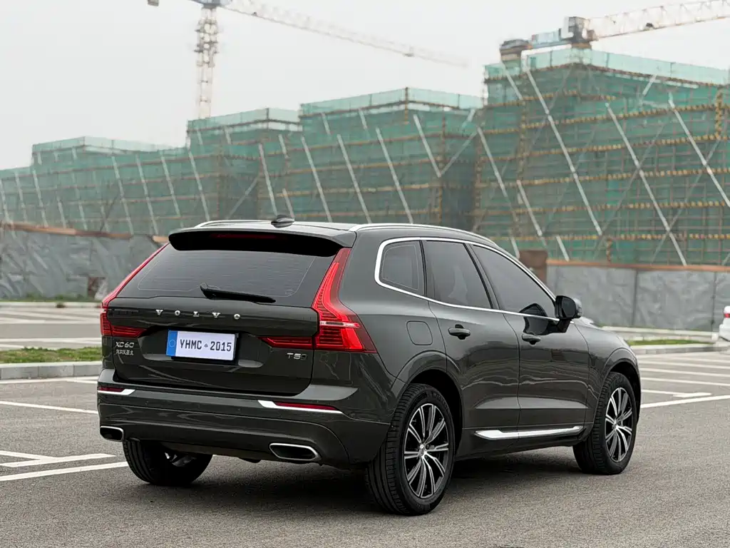 Volvo XC60 2021 — фото 19