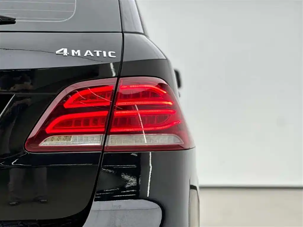 Mercedes-Benz GLE 2017 — фото 16