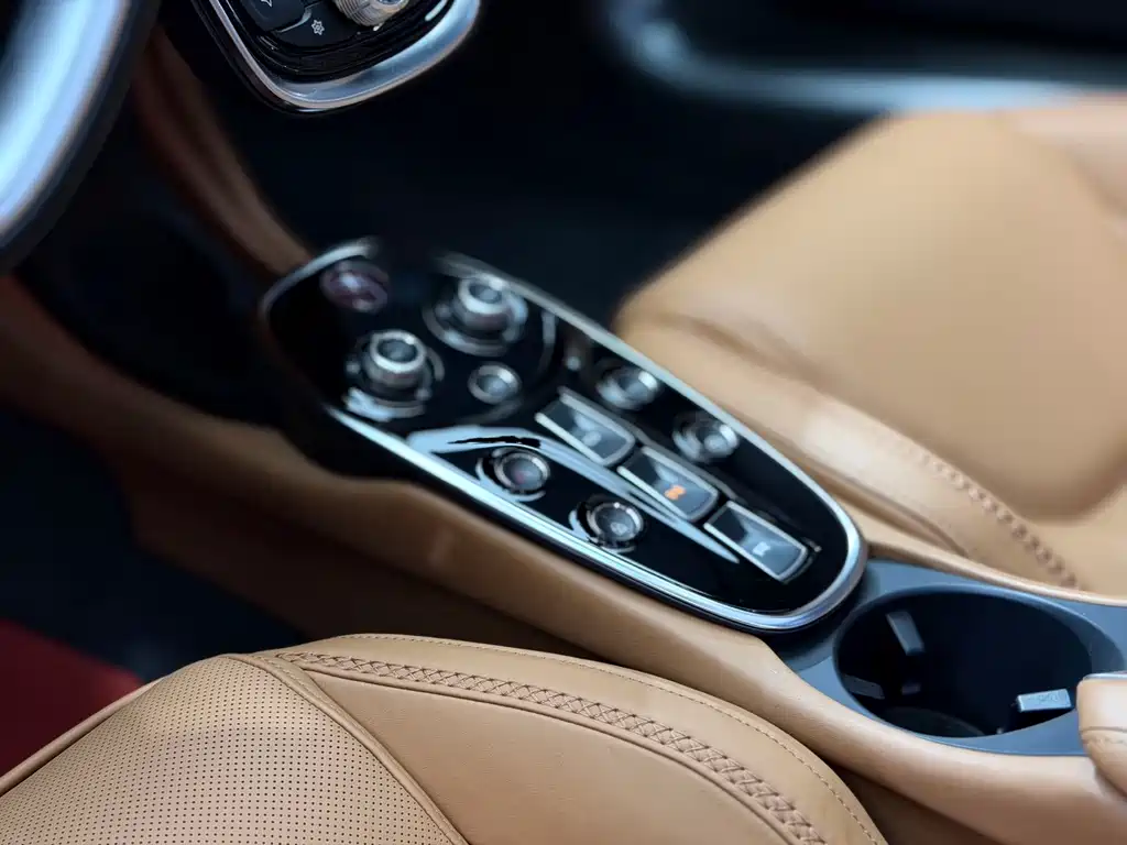 McLaren GT 2023 — фото 10