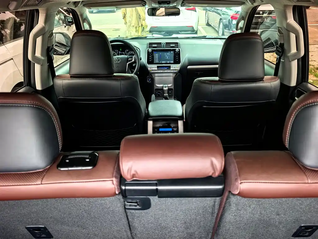Toyota Prado 2019 — фото 6