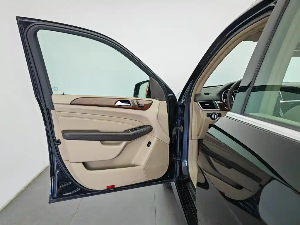 Mercedes-Benz M-Class 2015 — фото 8