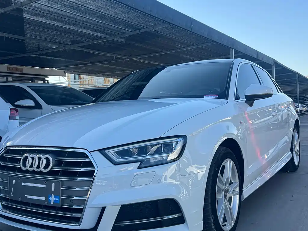 Audi A3 2020 — фото 1