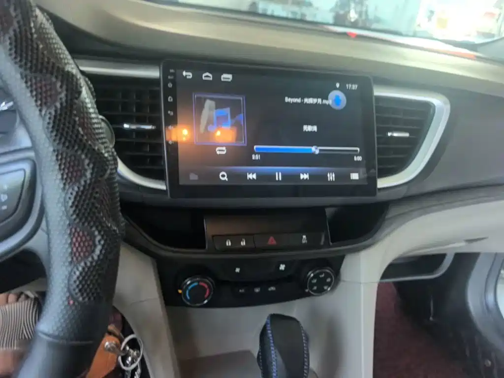 Buick Excelle 2017 — фото 13