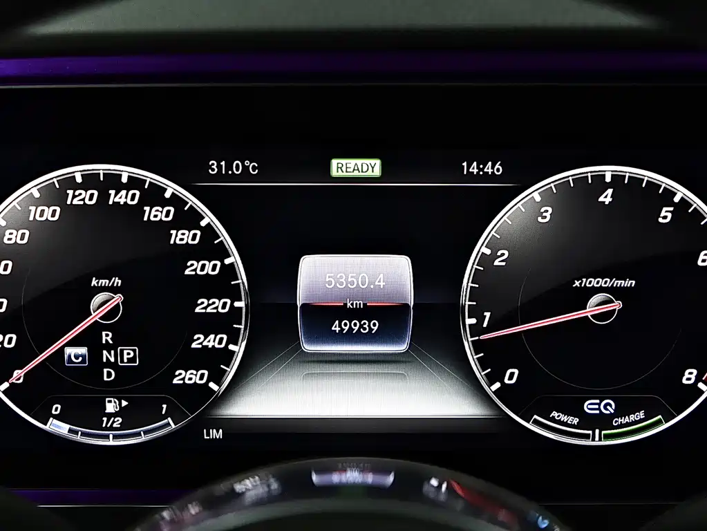 Mercedes-Benz E-Class 2020 — фото 9